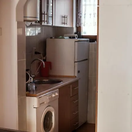 Casa de Férias Vikend Kuca Za Dnevni Boravak Pale